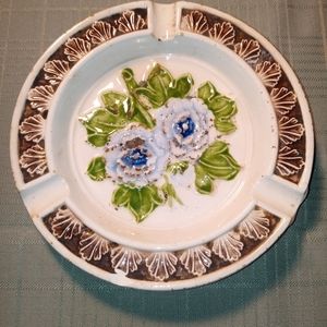 Vintage " JAPAN " ashtray with blue flowers